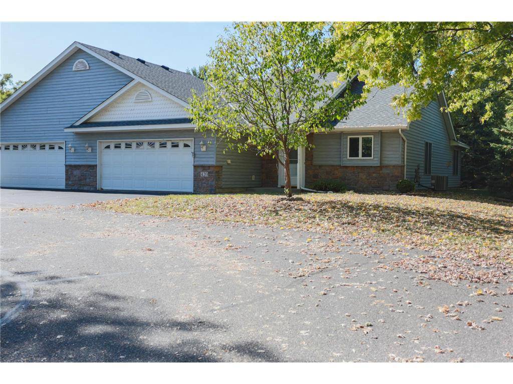 420 3rd St, Bayport, MN 55003