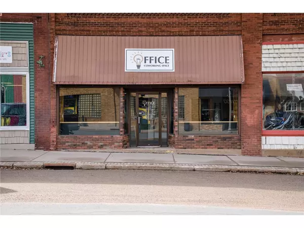 119 and 123 E Oak St, Glenwood City, WI 54013