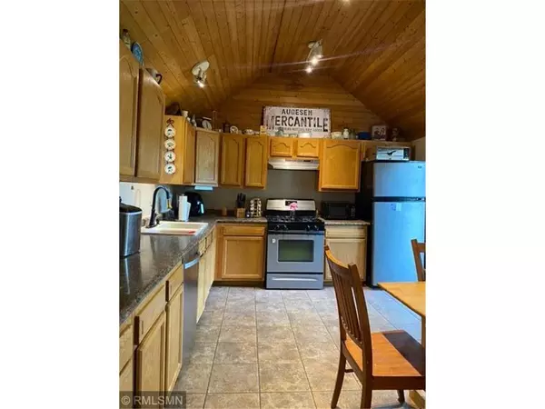 Glenwood City, WI 54013,421 E Oak St