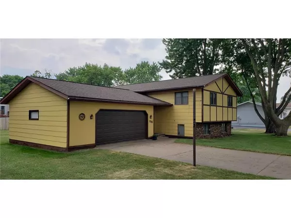 Prescott, WI 54021,156 Campbell St
