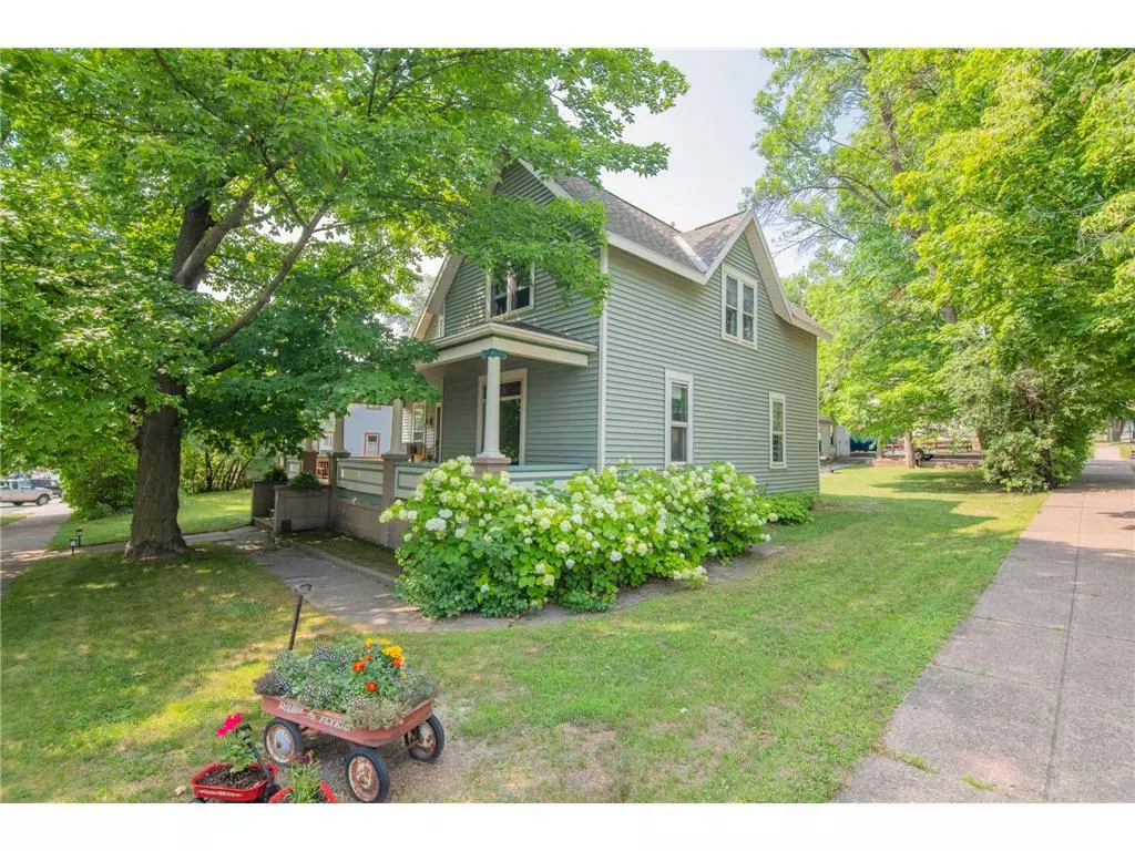 Glenwood City, WI 54013,250 E Oak St