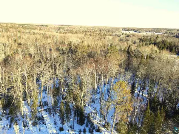 7400 S Edquist Rd, South Range, WI 54874