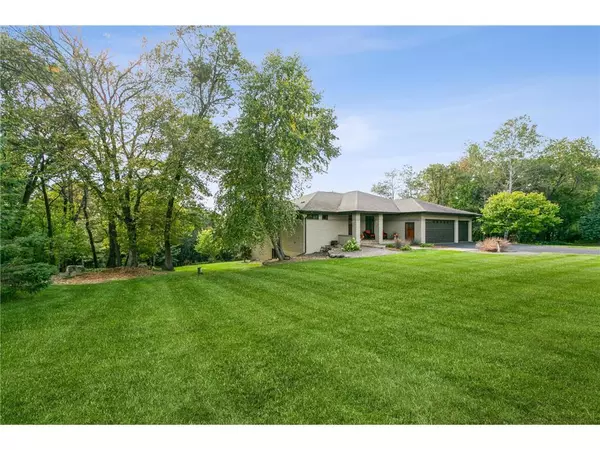 Roberts, WI 54023,818 Hidden Lake Rd