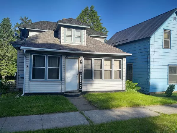 513 S Main St, Mellen, WI 54546