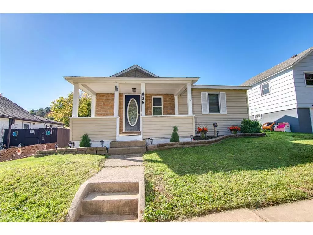 Glenwood City, WI 54013,435 Pine St