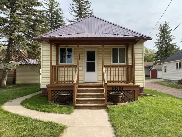 1408 7th St W, Ashland, WI 54806