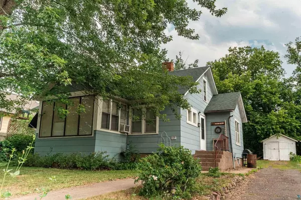 414 Rusk St, Spooner, WI 54801