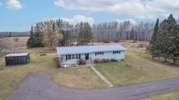 5467 S Meinke Rd, South Range, WI 54874