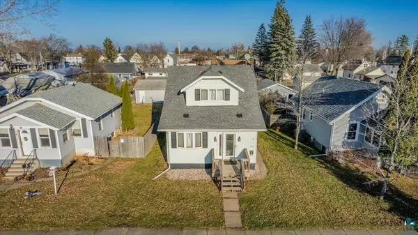 1813 E 8th St, Superior, WI 54880