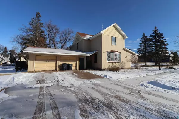 320 11th Ave W, Ashland, WI 54806