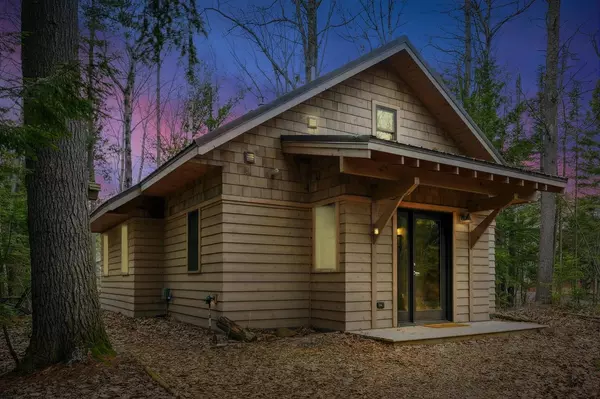 37475 Sophie Ln, Bayfield, WI 54814