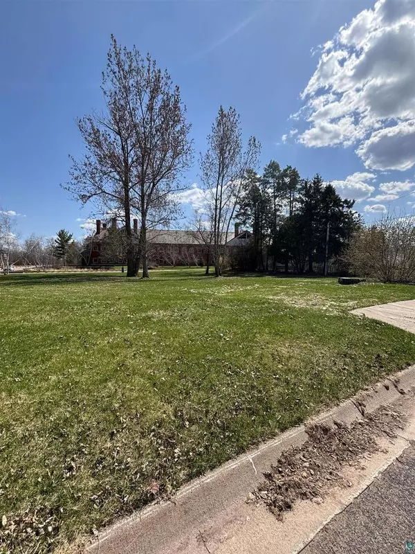 Ashland, WI 54806,1201 &1209 Ellis Ave