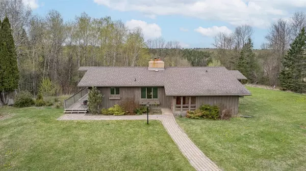 4153 E Lindberg Rd, Superior, WI 54880