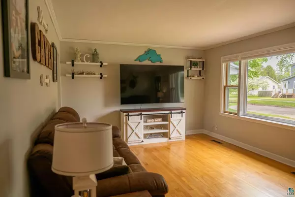 Ashland, WI 54806,1223 MacArthur Ave