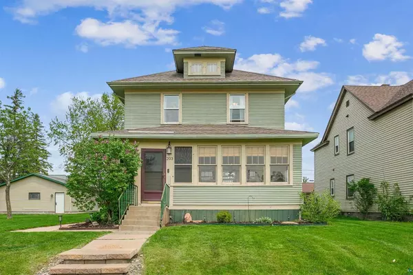 203 E 4th St, Superior, WI 54880