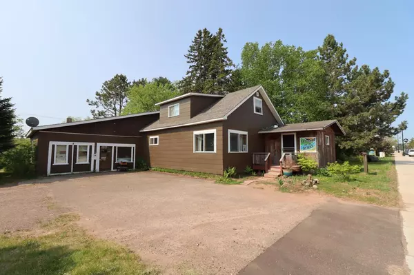 406 W Bayfield St, Washburn, WI 54891