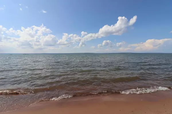 Ashland, WI 54806,2729 Lake Shore Dr E