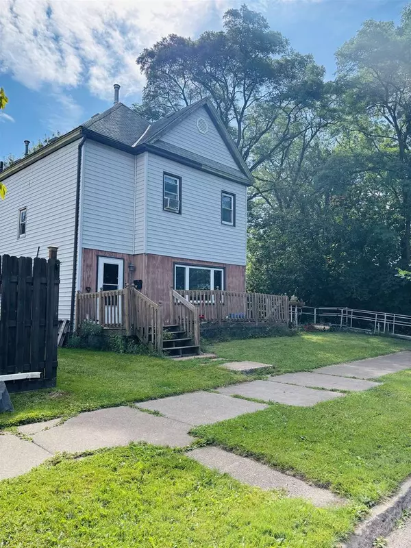 Superior, WI 54880,1922 Iowa Ave