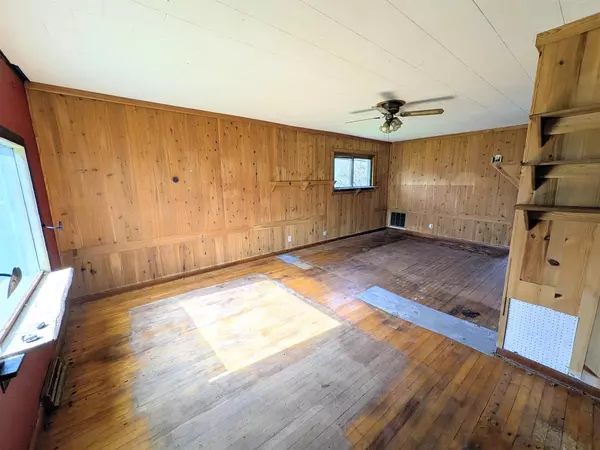 Ashland, WI 54806,1607 6th St E