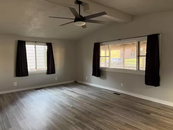 Ashland, WI 54806,1008 E 3rd Ave