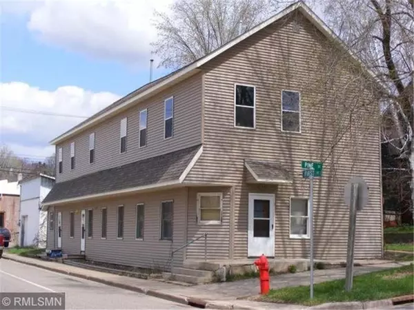 104 Pine St, Glenwood City, WI 54013