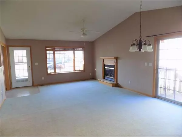 Roberts, WI 54023,437 E Cheyenne St