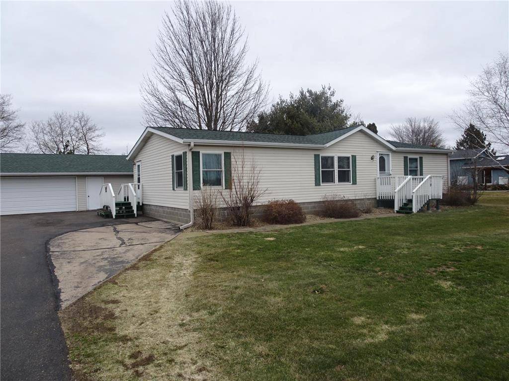 519 W Clayton Ave, Clayton, WI 54004