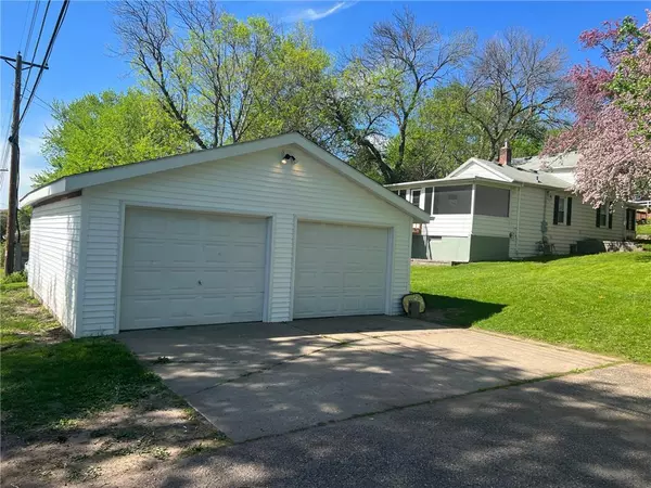 Prescott, WI 54021,319 Locust St