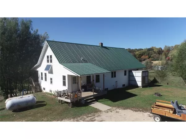 N35684 Weverstad Rd, Blair, WI 54616