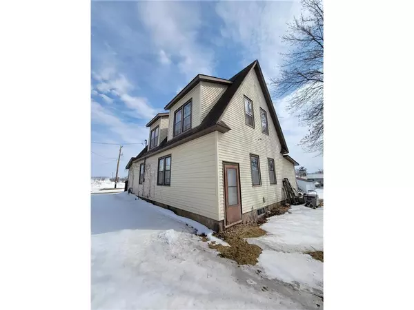 Osceola, WI 54020,305 State Road 35