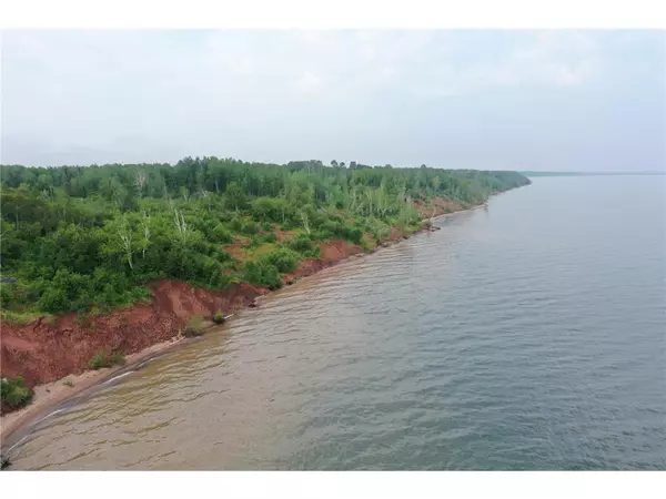 7885 E Camp Amnicon Road, South Range, WI 54874