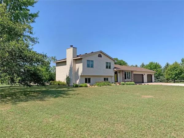 713 Cessna Road, Osceola, WI 54020