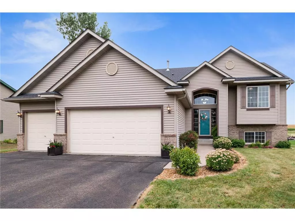 Roberts, WI 54023,1112 N Cheyenne Street