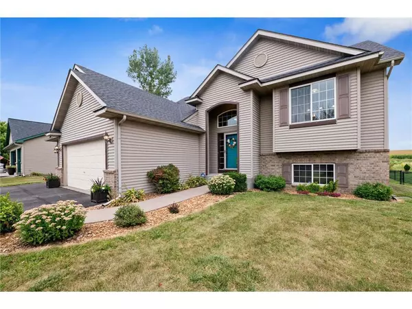 Roberts, WI 54023,1112 N Cheyenne Street