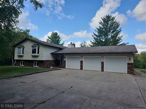 252 Glenmont Road, River Falls, WI 54022