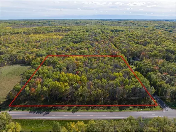 4886 N Ben Thom Road, Spooner, WI 54801