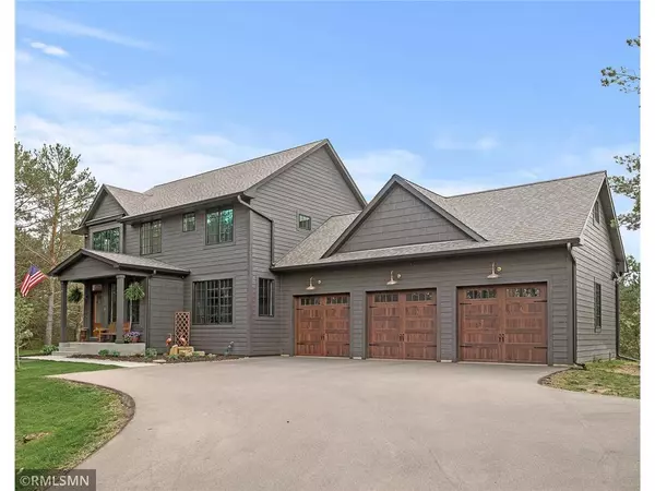 871 Crane Hill Trail,  Hudson,  WI 54016