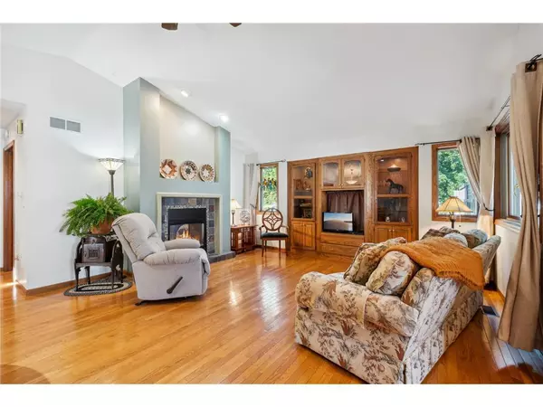 River Falls, WI 54022,907 N Winter Street