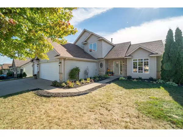 410 Wolfcreek Circle, Roberts, WI 54023