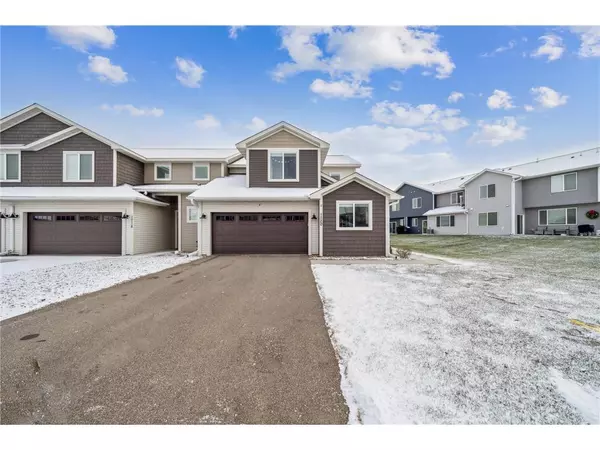 1720 Southpoint Lane, Hudson, WI 54016