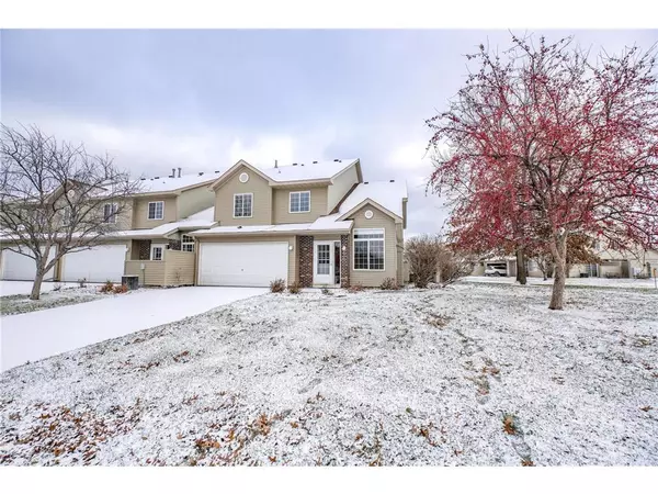 2420 Oakridge Circle, Hudson, WI 54016