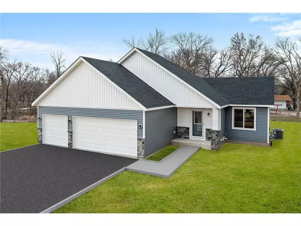 102 Maple Court, Cannon Falls, MN 55009