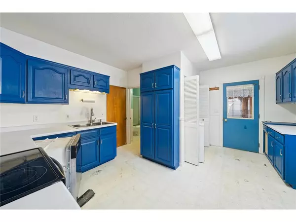 Glenwood City, WI 54013,343 Pine Street