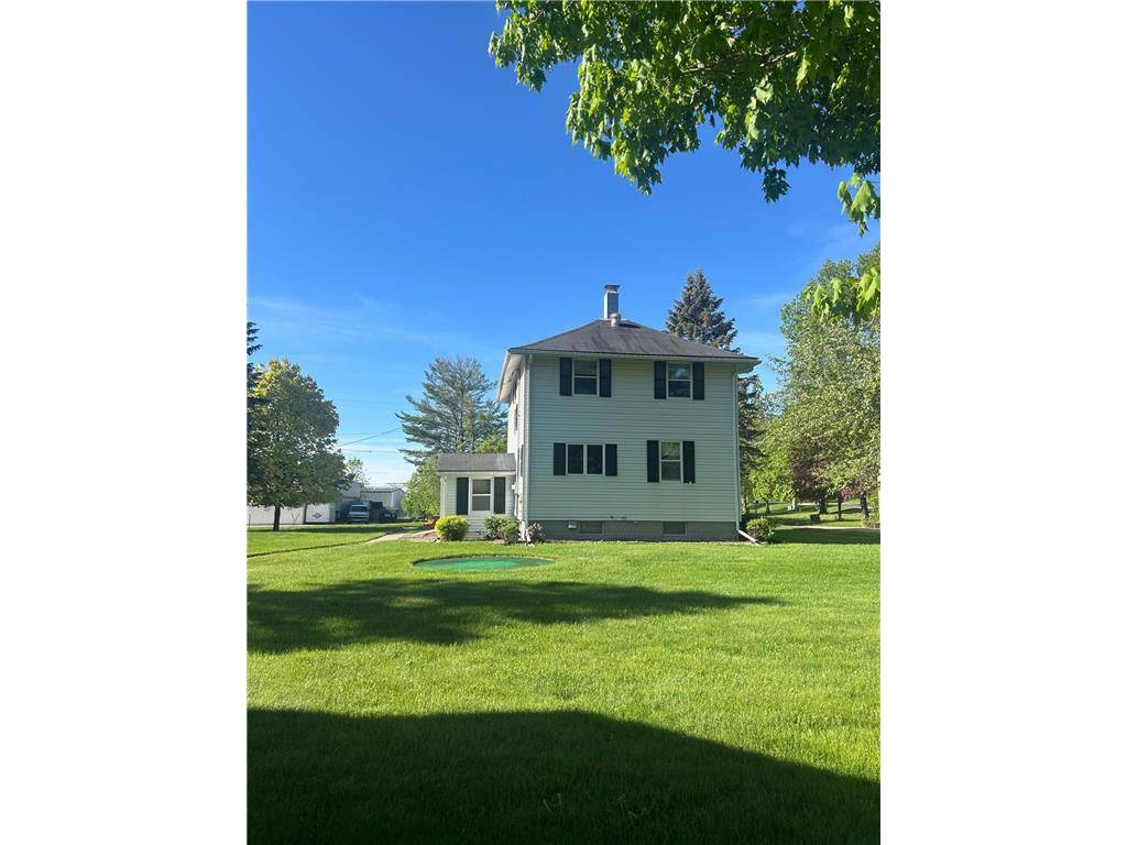 Glenwood City, WI 54013,307 W Oak Street