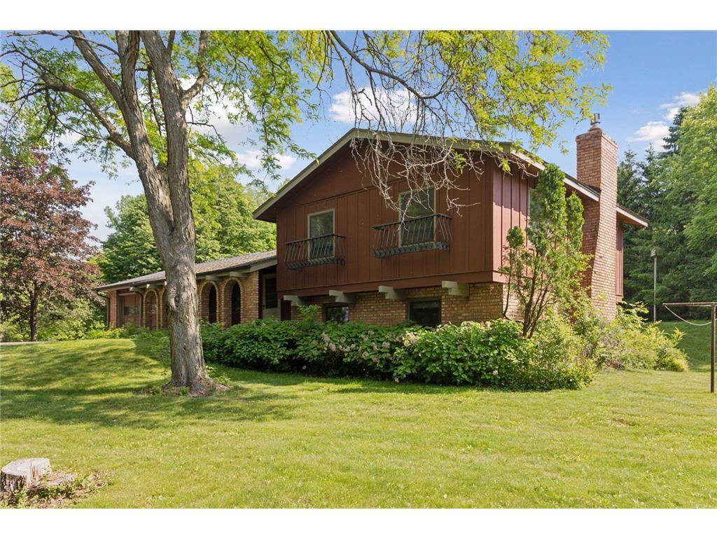 1031 Pheasant Trail, Hudson, WI 54016