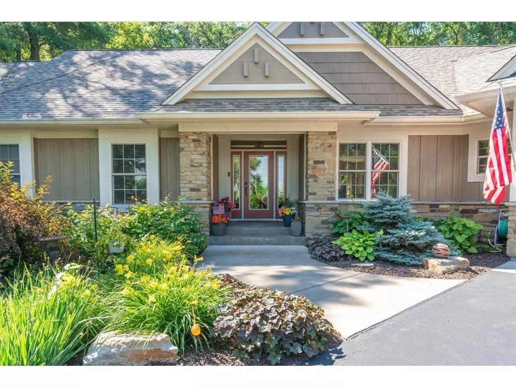 Hudson, WI 54016,483 Meadow Ridge Lane