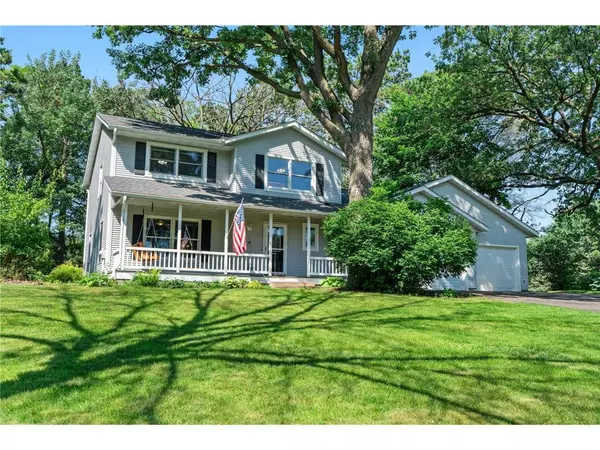 621 Twelve Oaks Lane, Hudson, WI 54016