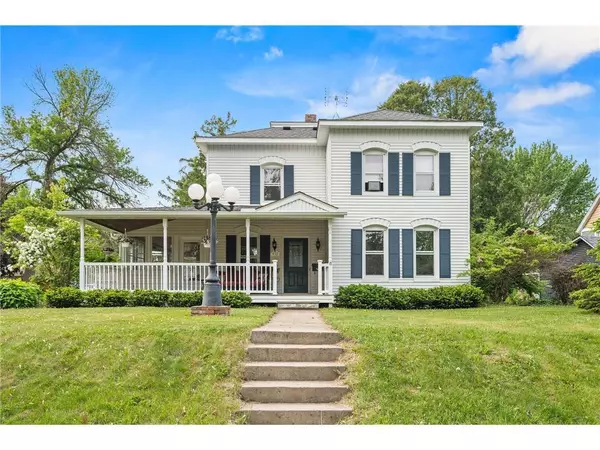 632 E 2nd Street, New Richmond, WI 54017