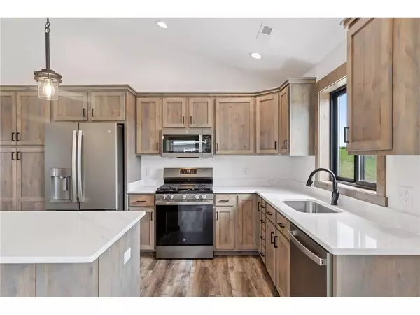 New Richmond, WI 54017,484 Coyote Way