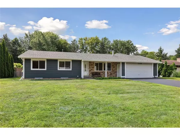 1706 Chestnut Drive, Hudson, WI 54016